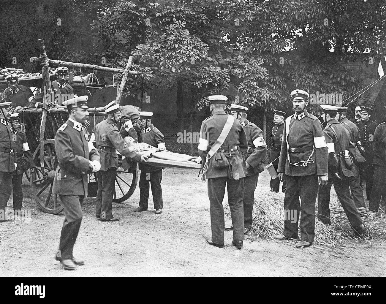 Esercitazione di soccorso della Croce Rossa tedesca, 1909 Foto Stock
