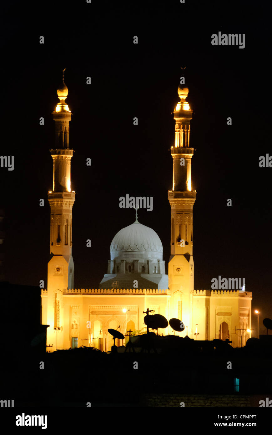 La Moschea El-Tabia di notte - Aswan, Alto Egitto Foto Stock