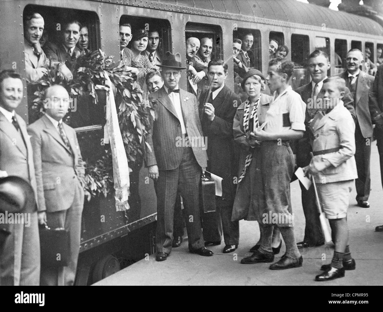 L'addio della squadra della Schalke 04 presso la stazione ferroviaria di Berlino, 1934 Foto Stock