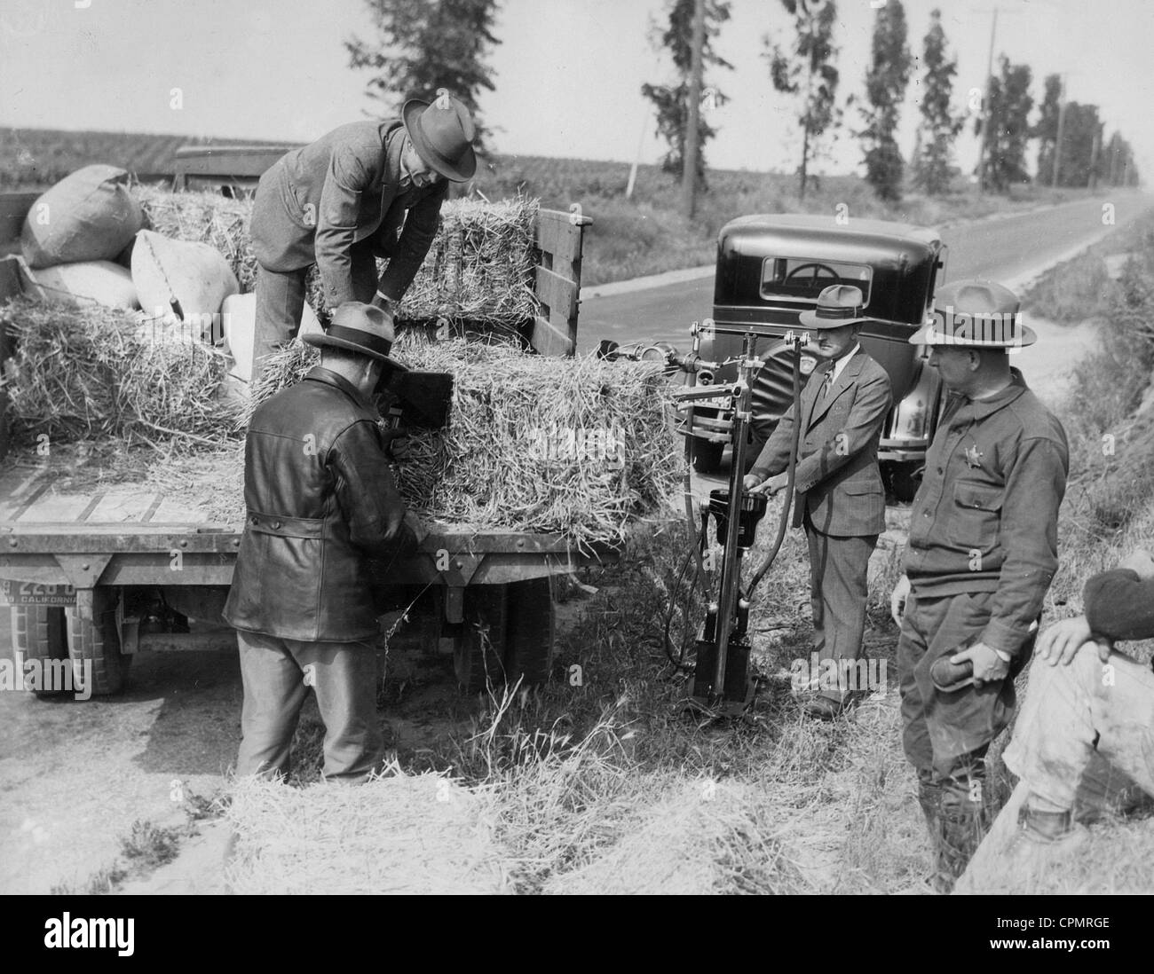 La ricerca di un carrello al momento del divieto negli Stati Uniti, 1927 Foto Stock