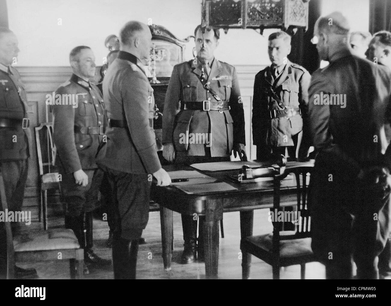 Alfred Jodl alla capitolazione dell'esercito greco, 1941 Foto Stock