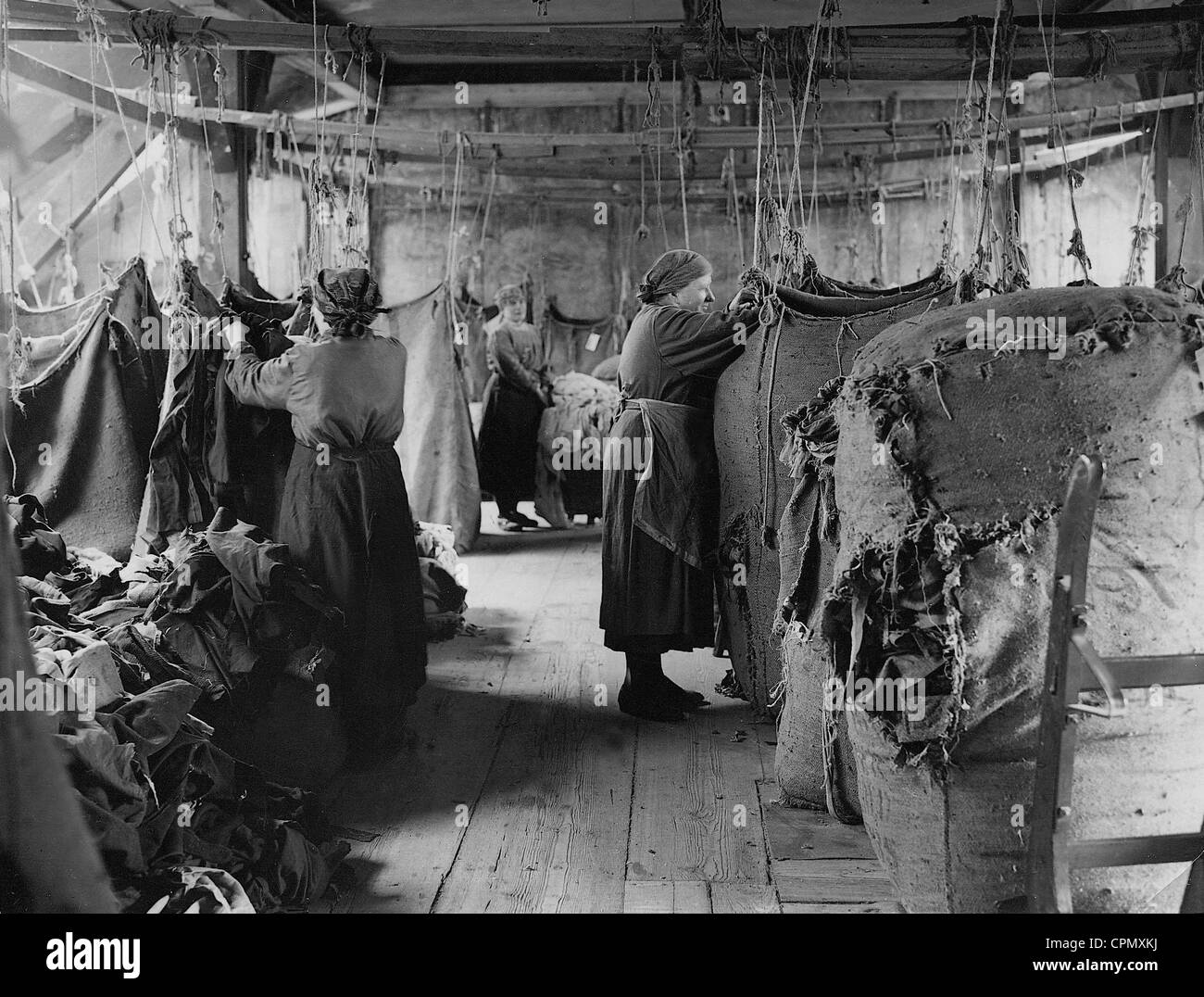 Riciclaggio di età abbigliamento, 1934 Foto Stock