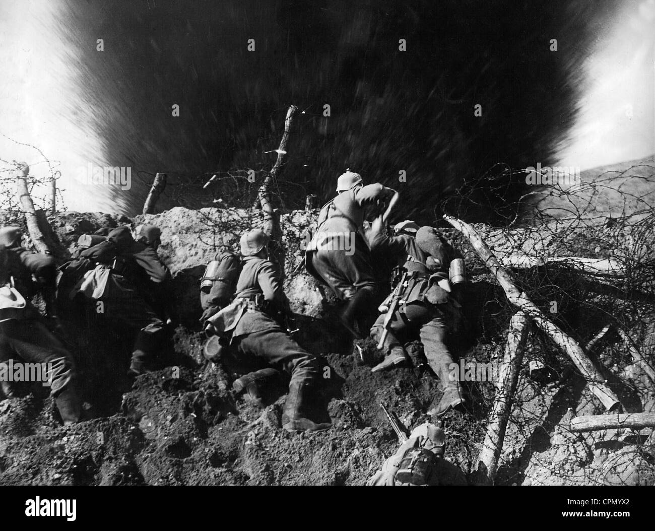 I soldati tedeschi durante la guerra di trincea come mostrato nel filmato 'Der Weltkrieg", 1928 Foto Stock