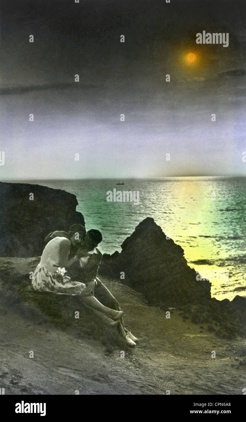 Persone, coppie, amanti al mare di notte, durante la luna, Germania, circa 1926, diritti aggiuntivi-clearences-non disponibile Foto Stock