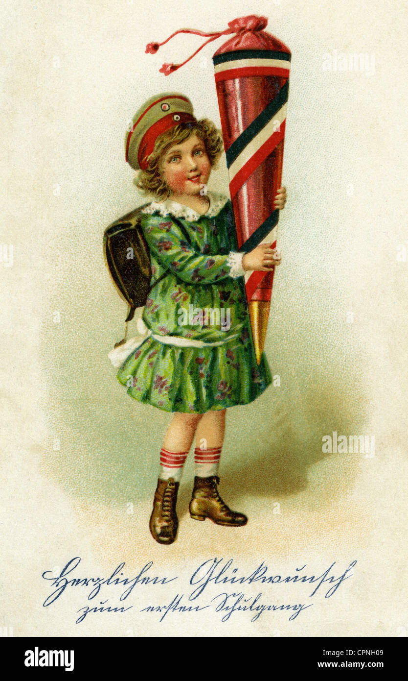 Pedagogia, scuola, 'Herzlichen Glueckwunsch zum ersten Schulgang' (congratulazioni al primo giorno di scuola), scolaretta con schultuete, durante la prima guerra mondiale, cartolina, Germania, circa 1917, diritti aggiuntivi-clearences-non disponibile Foto Stock
