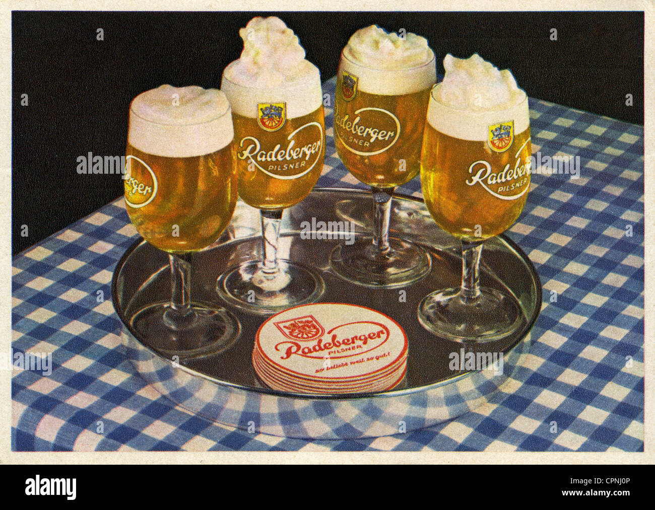 Alcol, birra, Radeberger Pilsener, cartolina pubblicitaria, Germania, circa 1936, diritti aggiuntivi-clearences-non disponibile Foto Stock