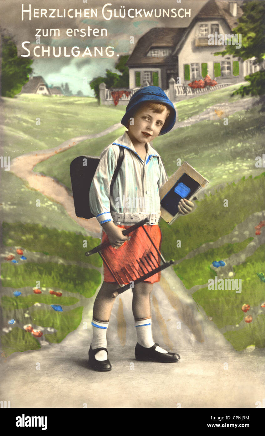 Pedagogia, scuola, 'Herzlichen Glueckwunsch zum ersten Schulgang', abecedarian, cartolina, Germania, 1928, diritti-aggiuntivi-clearences-non disponibile Foto Stock