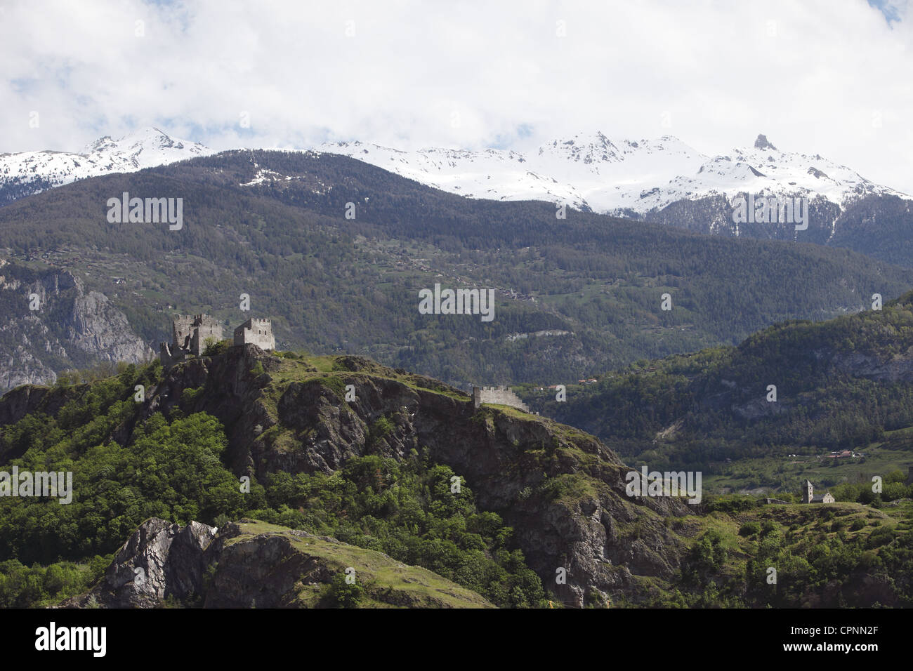 Le rovine del castello di Tourbillon in Sion, la capitale del cantone del Vallese, Svizzera Foto Stock