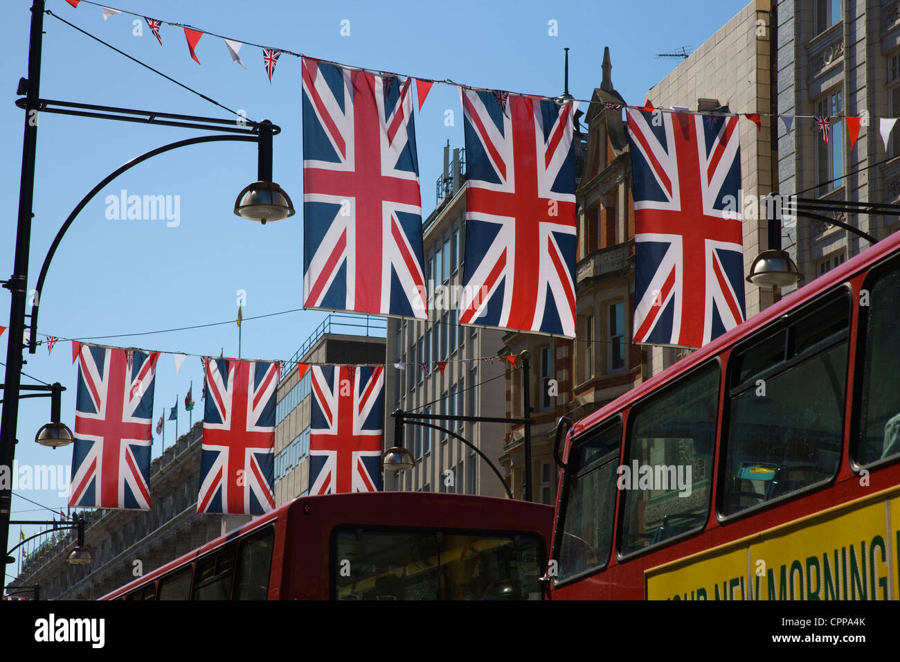 Collana Butler & Wilson Con Ciondolo Grande Union Jack Wings – Giubileo Della Regina - Foto 3