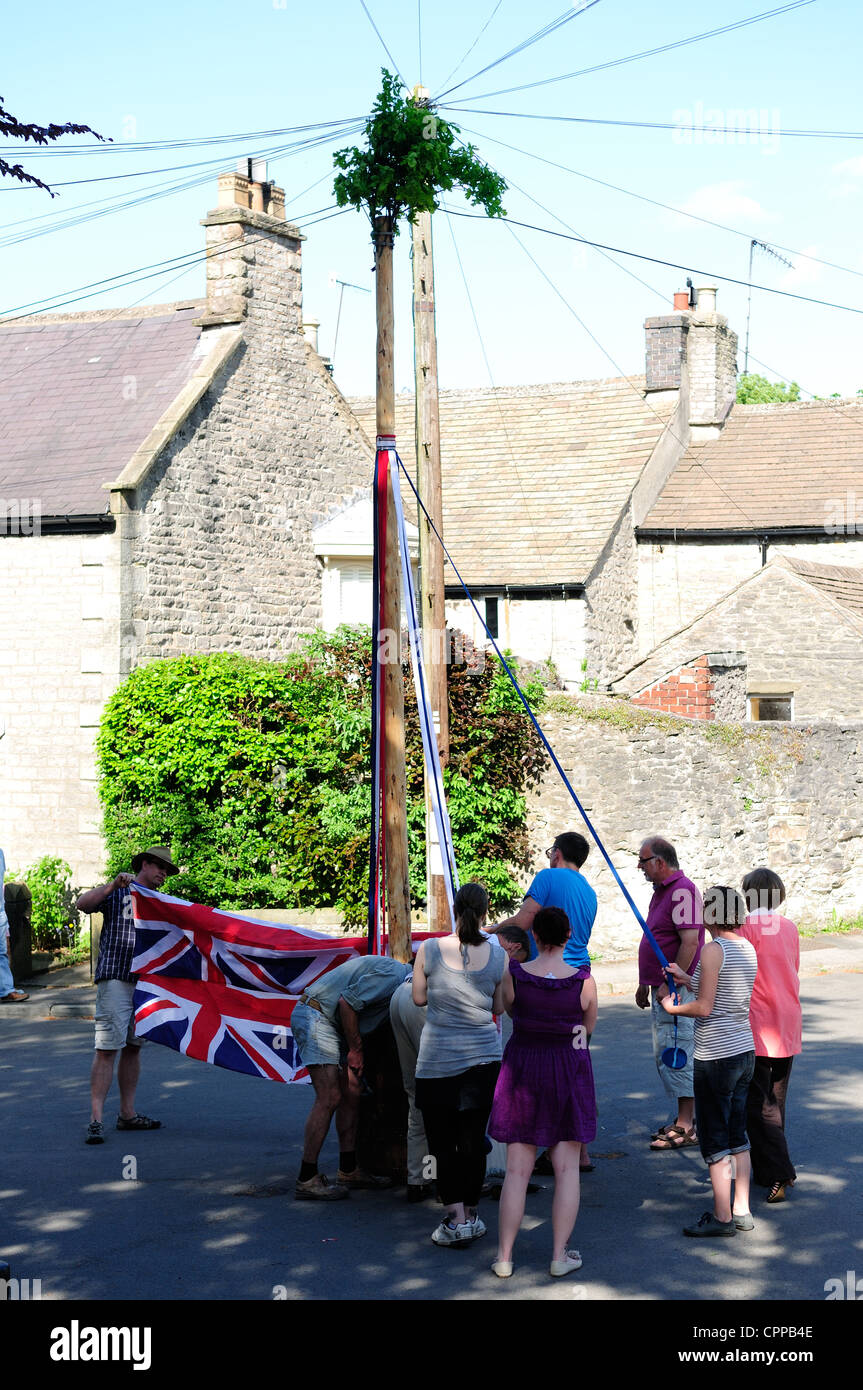 Il Castleton Garland 'Oak Apple il giorno" 29 Maggio 2012.Maypole Foto Stock