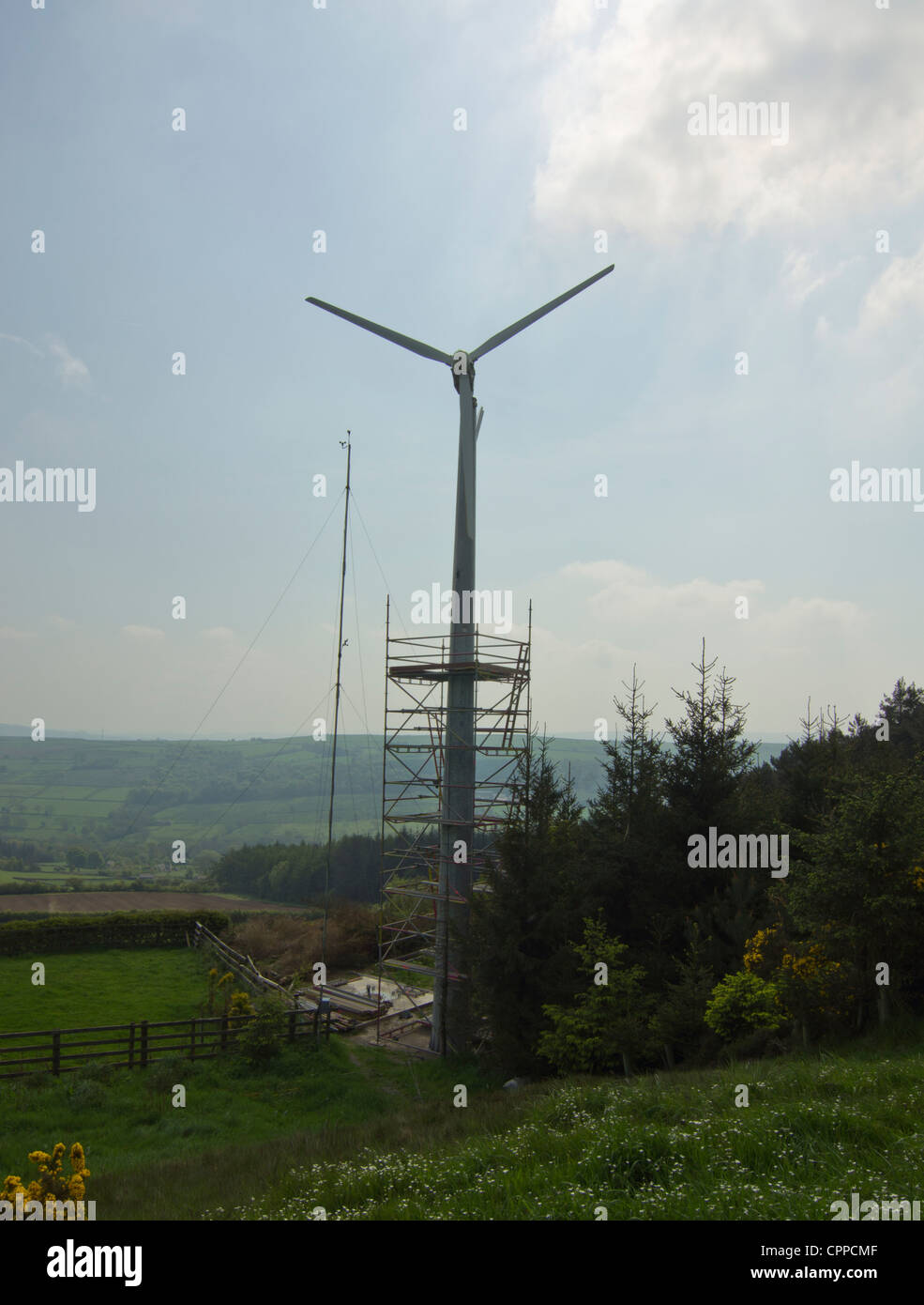 Le turbine eoliche che producono energia verde nel Yorkshire Dales Foto Stock