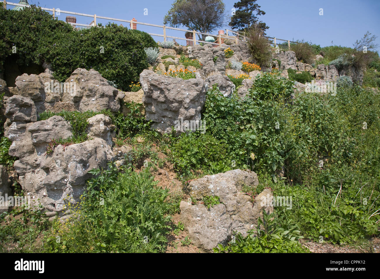 Pulhamite artificiale uomo fatto scogliere a Bawdsey Manor, Suffolk, Inghilterra Foto Stock