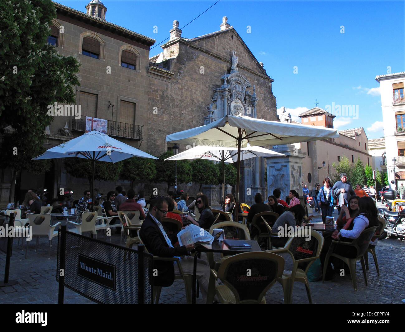 Spagna Andalusia Granada zona universitaria caffetteria sidwalk coffee shop Foto Stock