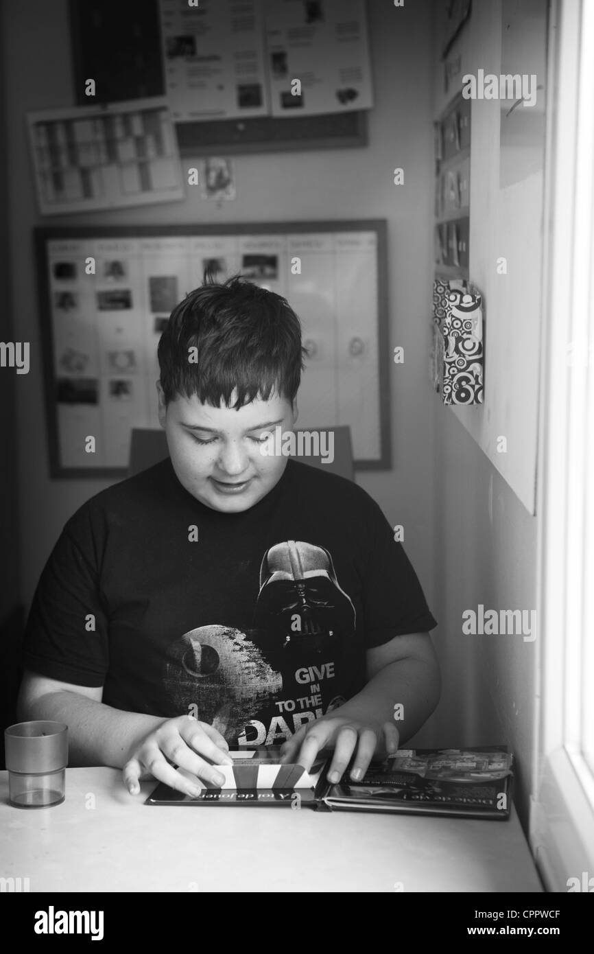 BAMBINO AUTISTICO Foto Stock