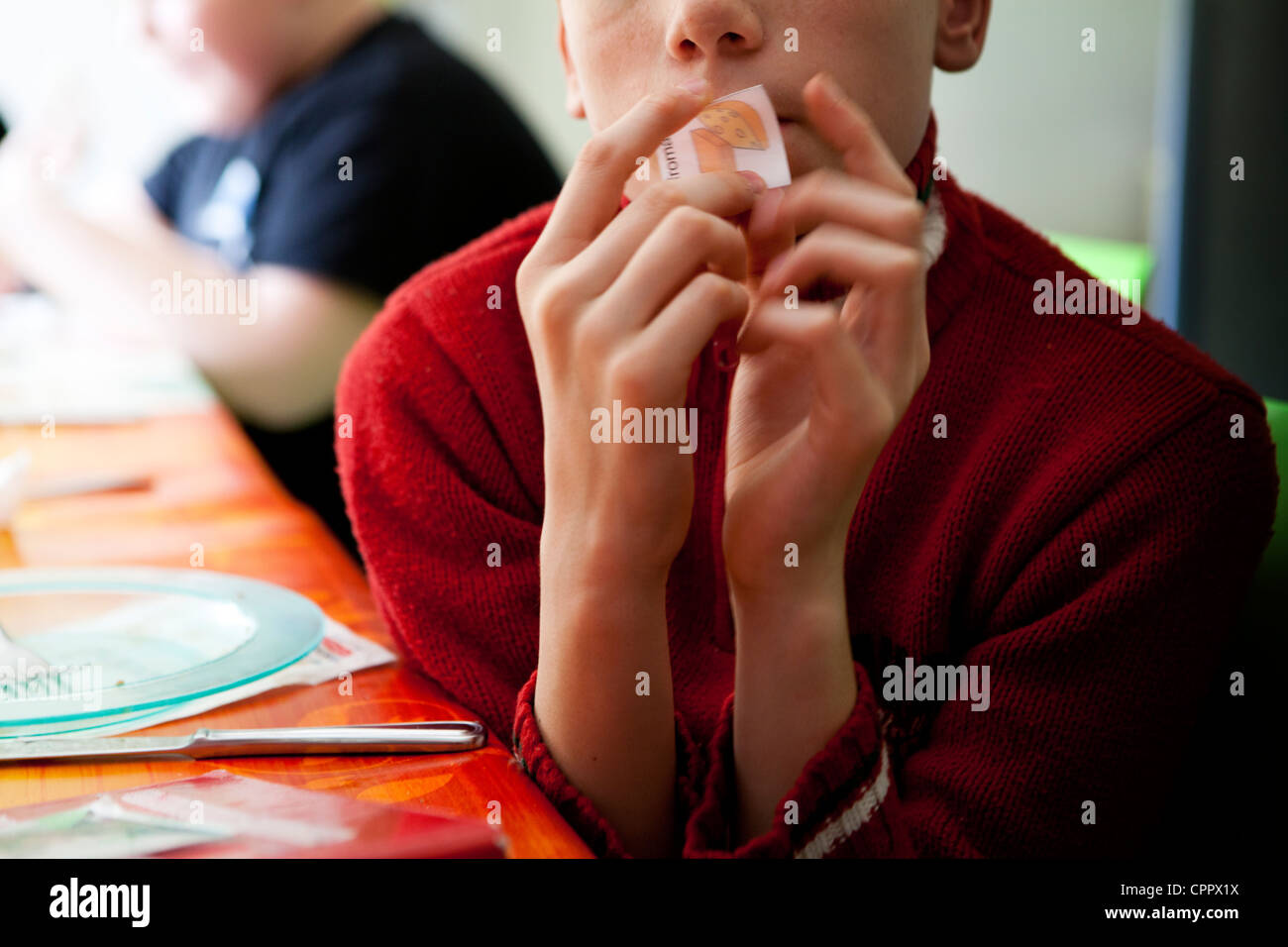 BAMBINO AUTISTICO Foto Stock