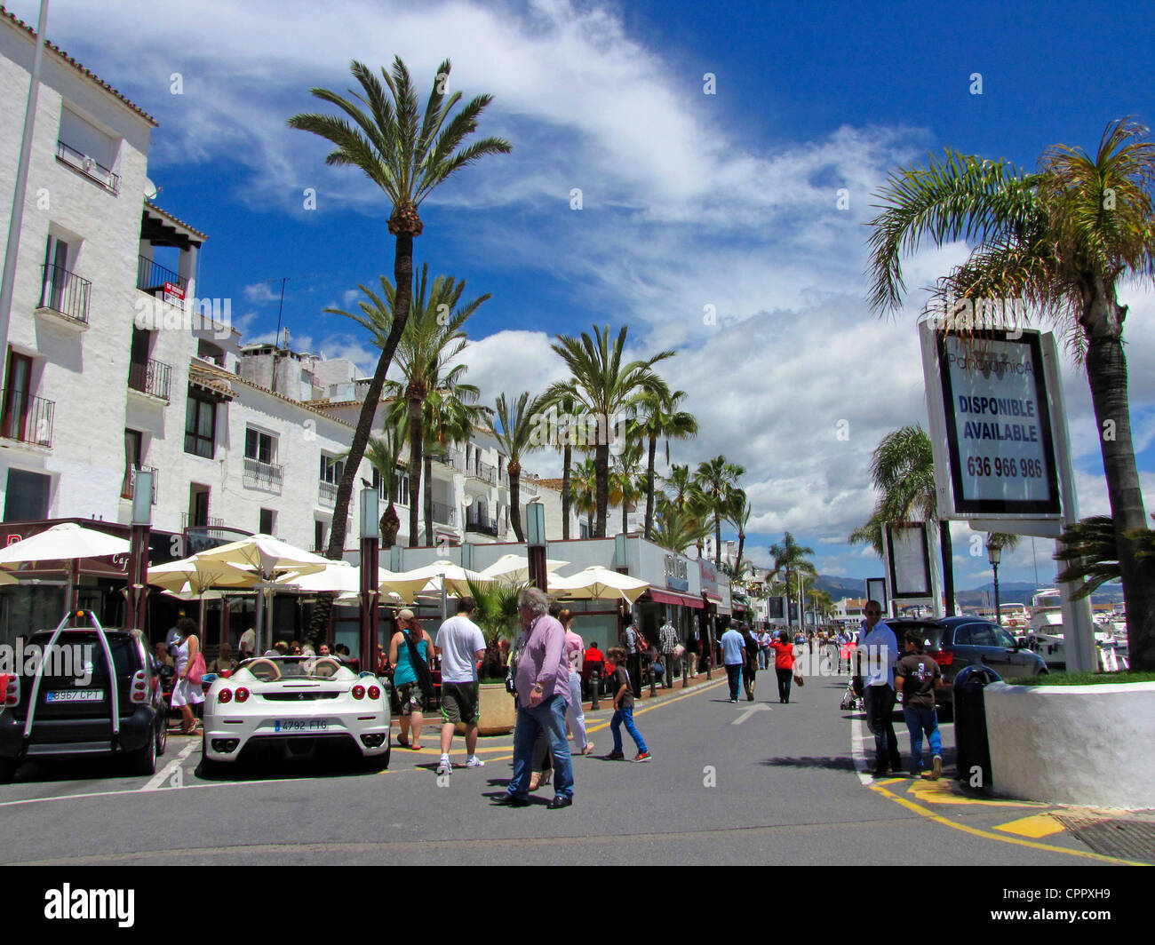 Spagna Andalusia Costa Del Sol Marbella porto degli yacht porto di bar ristorante Foto Stock