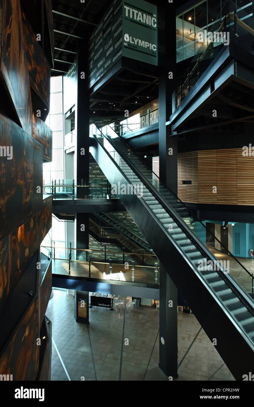 Ingresso principale sala del Titanic Belfast progetto firma Foto Stock