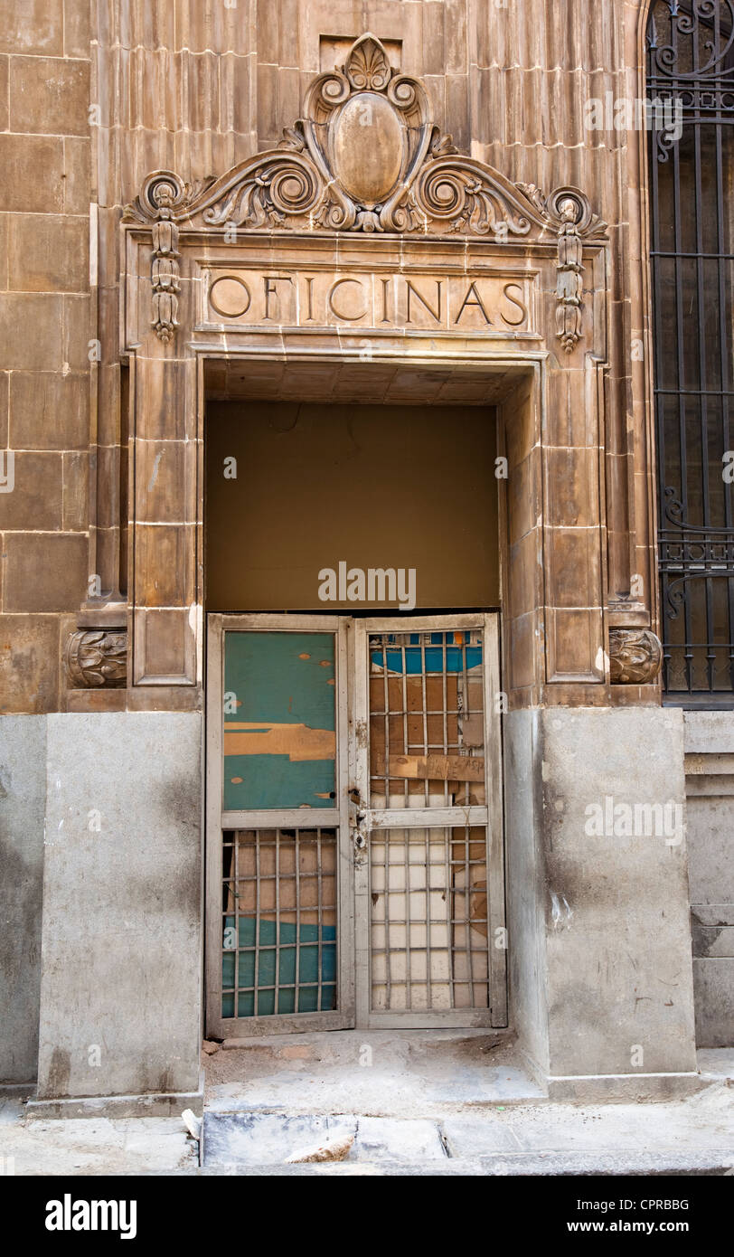 Cancello di sicurezza nella vecchia banca in Havana Cuba Foto Stock