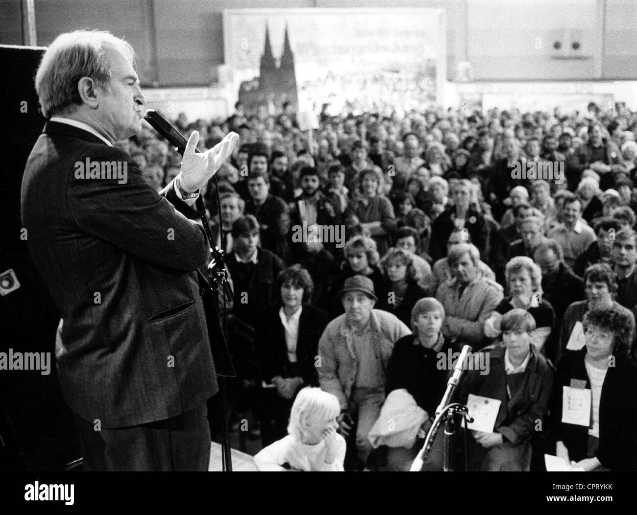 Rau, Johannes, 16.1.1931 - 27.1.2006, politico tedesco (SPD), a metà lunghezza, al microfono, dando voce, 1980s, Foto Stock
