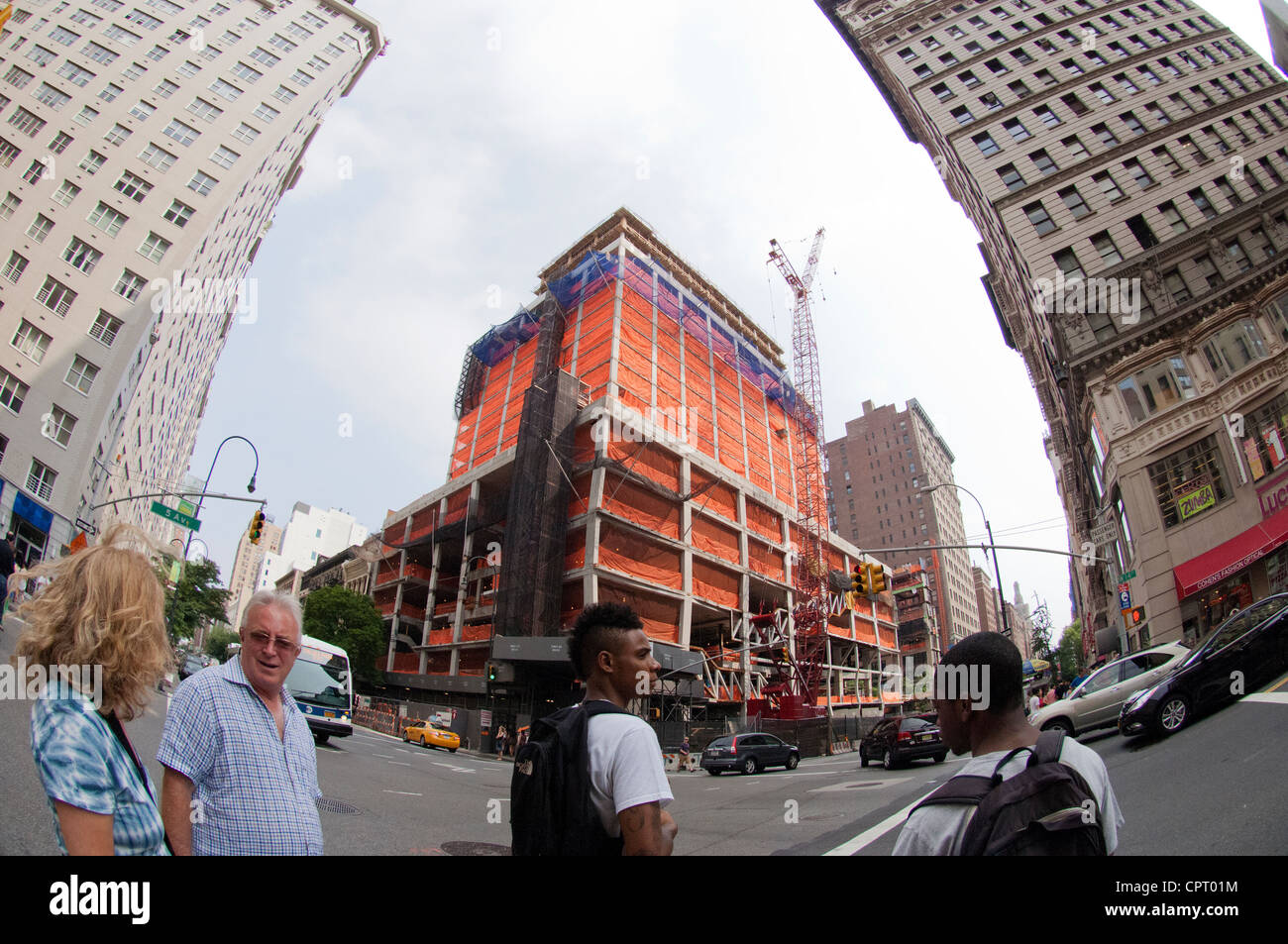 I lavori per la costruzione di un centro universitario la costruzione di una nuova scuola per la ricerca sociale in Greenwich Village di New York Foto Stock