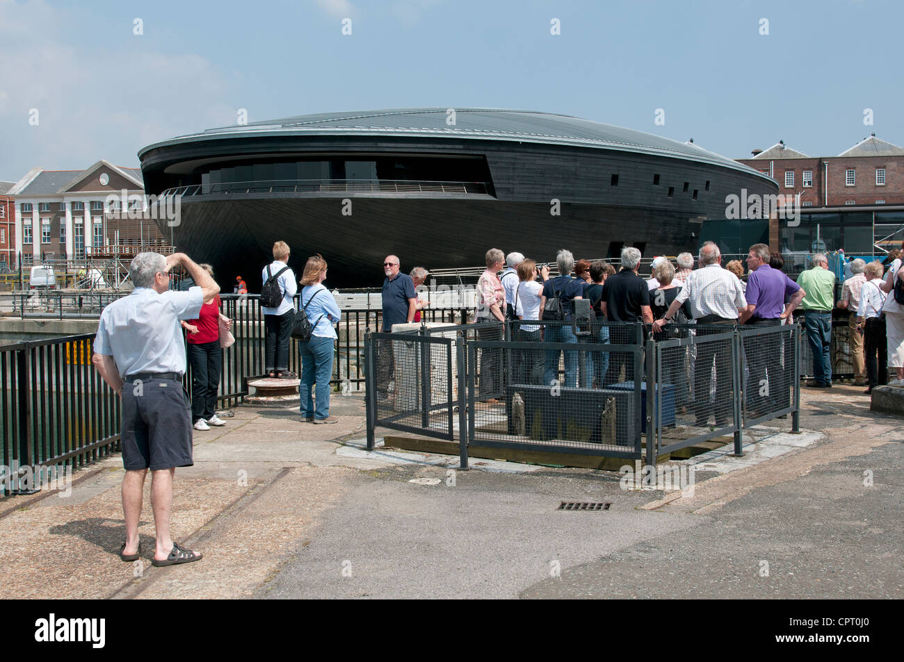 La nuova Mary Rose Exhibition Hall Portsmouth Historic Dockyard Southern England Regno Unito ad essere aperti durante il 2012 Foto Stock