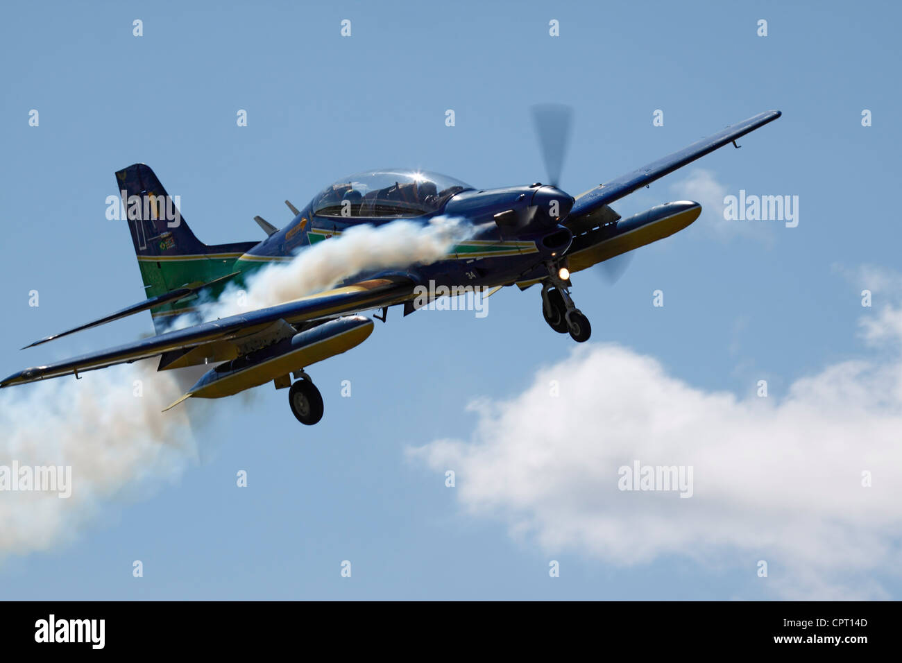 Esquadrilha da Fumaça noto anche come il fumo Squadron, preparare per l'atterraggio Foto Stock