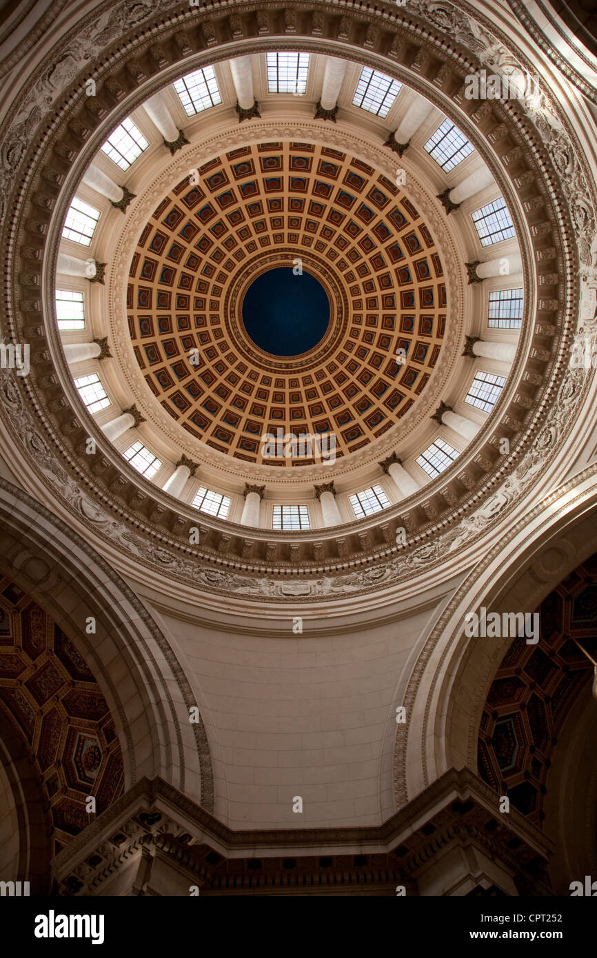 Guardando in alto nella cupola del Capitolio Nacional de l'Avana Vecchia Cuba Foto Stock