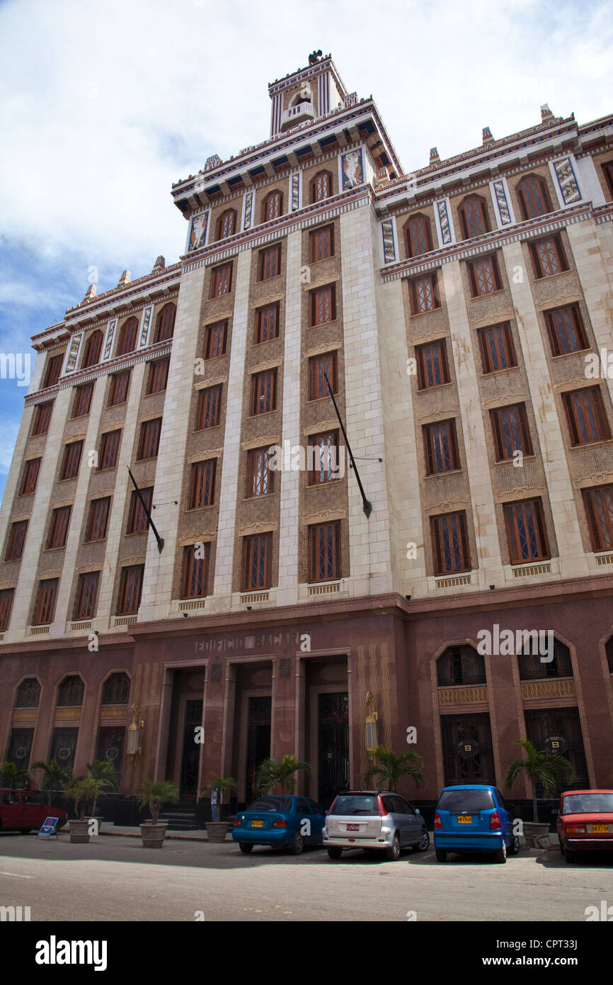 La parte anteriore dell'edificio Bacardi Havana Vecchia Cuba Foto Stock