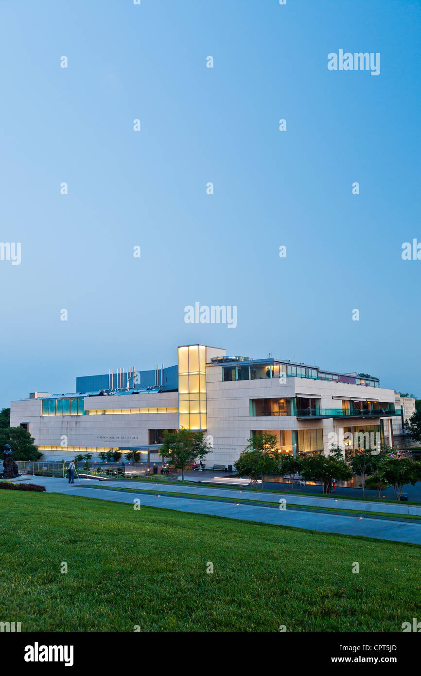 Al Museo delle Belle Arti della Virginia a Richmond, Virginia di notte Foto Stock