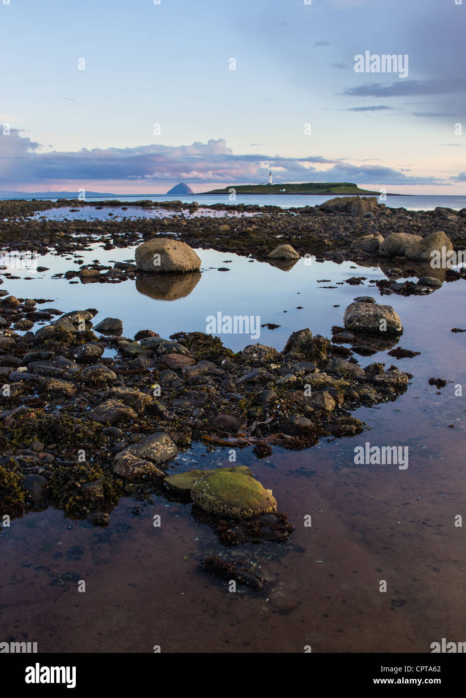 Spiaggia rocciosa sull'isola di Arran Foto Stock
