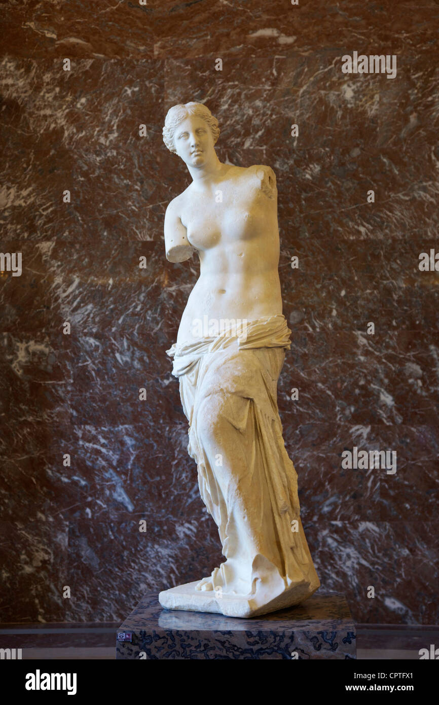 Antica statua greca di Afrodite di Milos, la Venere di Milo, 100 BC, da Alexandros di Antiochia, il Musee du Louvre Museum Parigi Francia Foto Stock