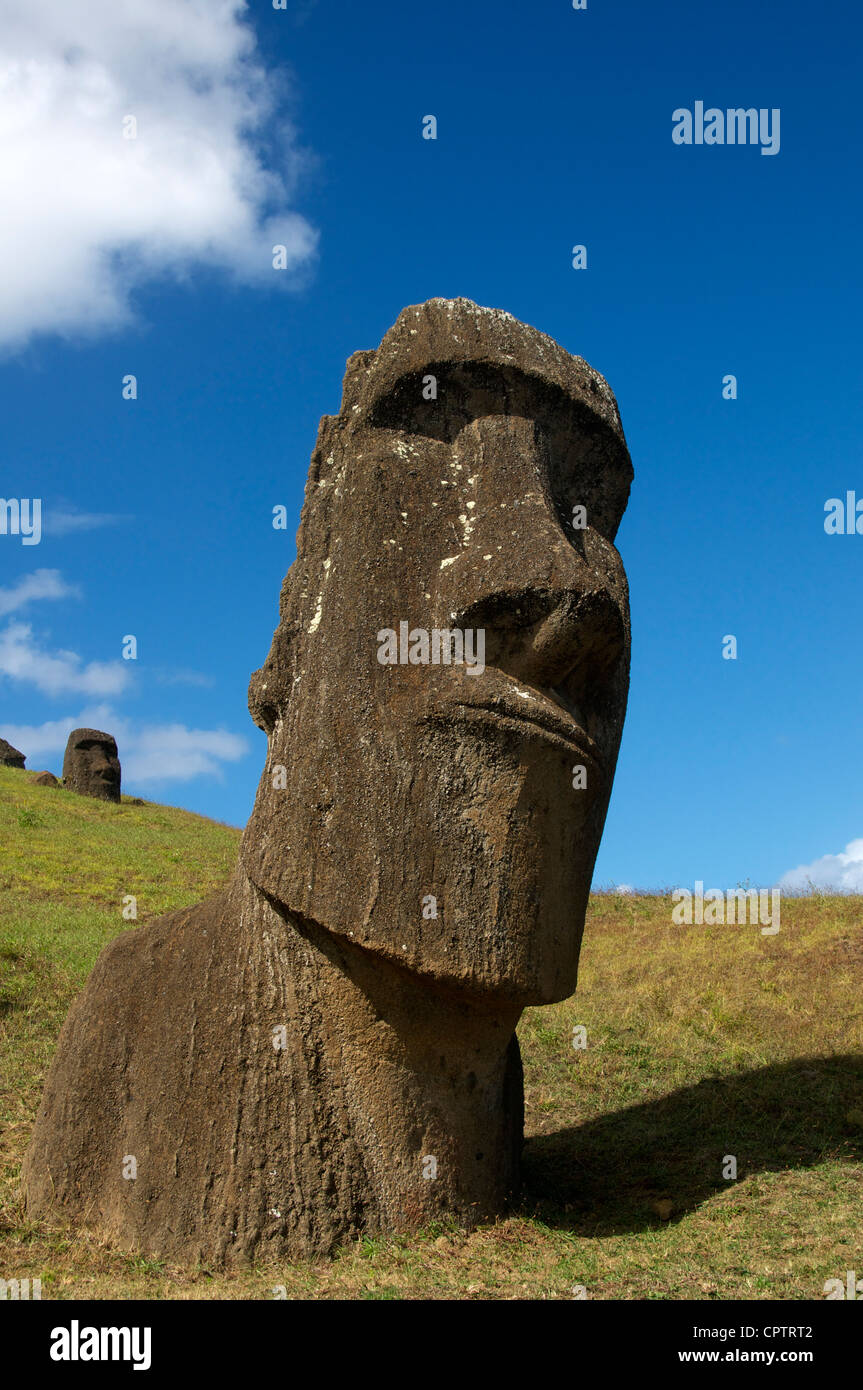 Moai Rano Raraku quarry Isola di Pasqua Cile Foto Stock