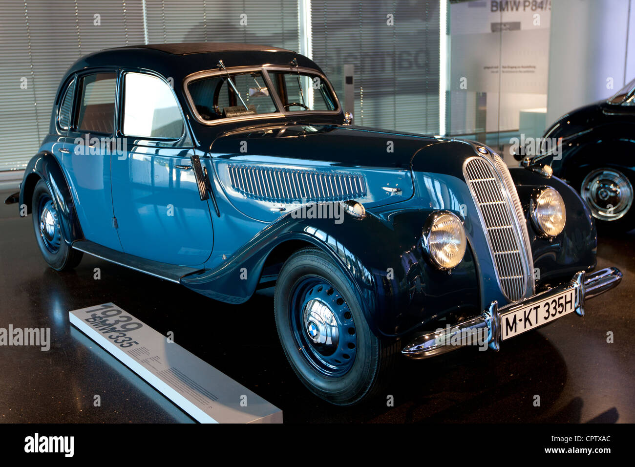 BMW 335, 1939 modellino in mostra presso il museo BMW e con sede centrale a Monaco di Baviera, Germania Foto Stock