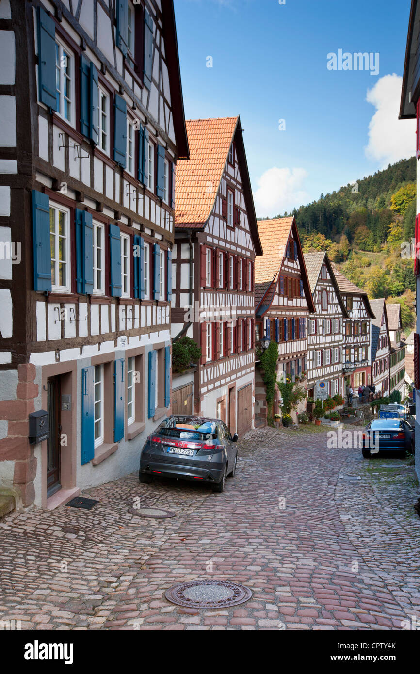 Caratteristico con travi in legno case in Schiltach nelle Alpi Bavaresi, Germania Foto Stock