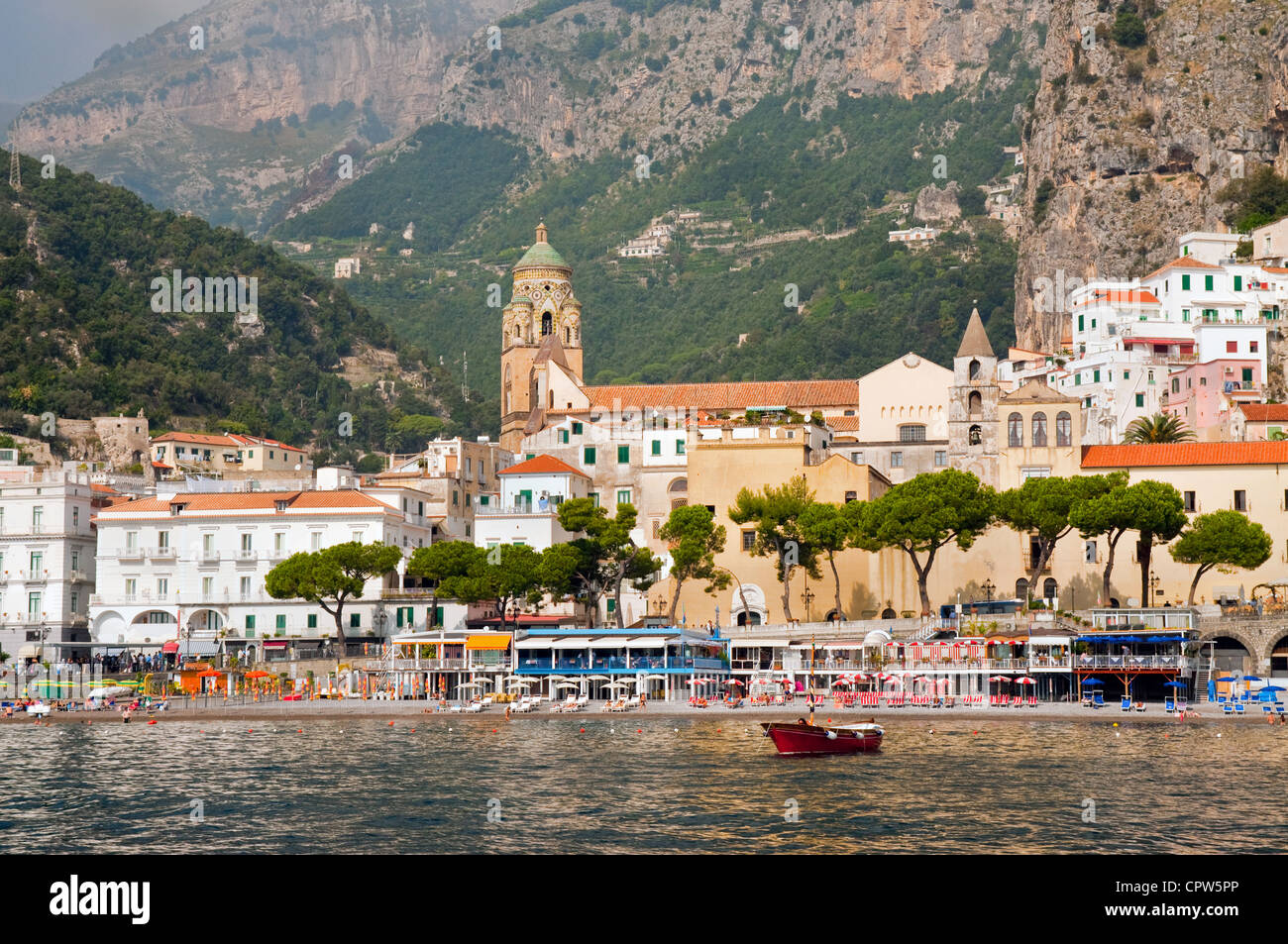 Le spiagge della Costiera Amalfitana dal mare Foto Stock