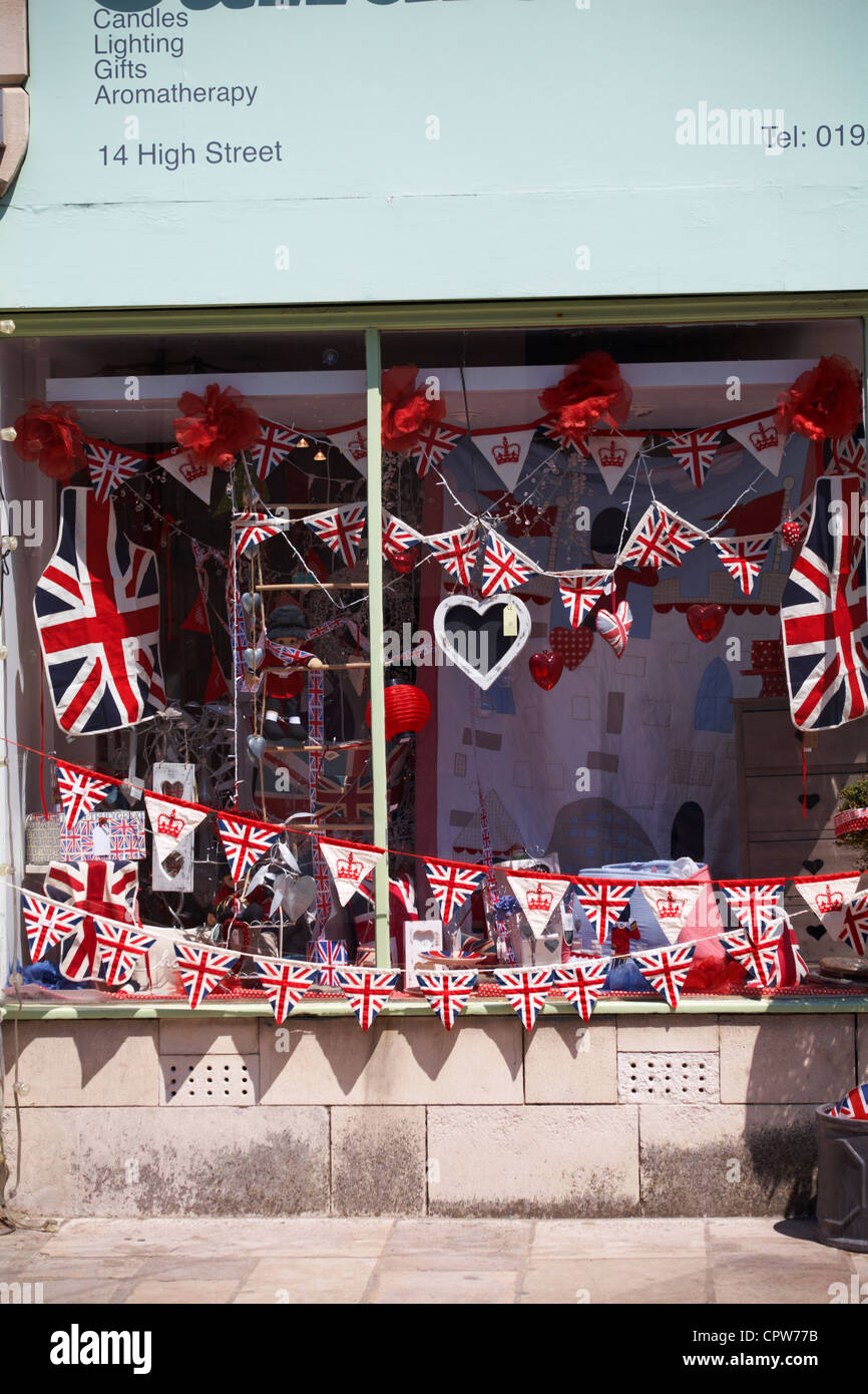 Vetrina in Swanage decorate per la regina del Giubileo di Diamante Foto Stock