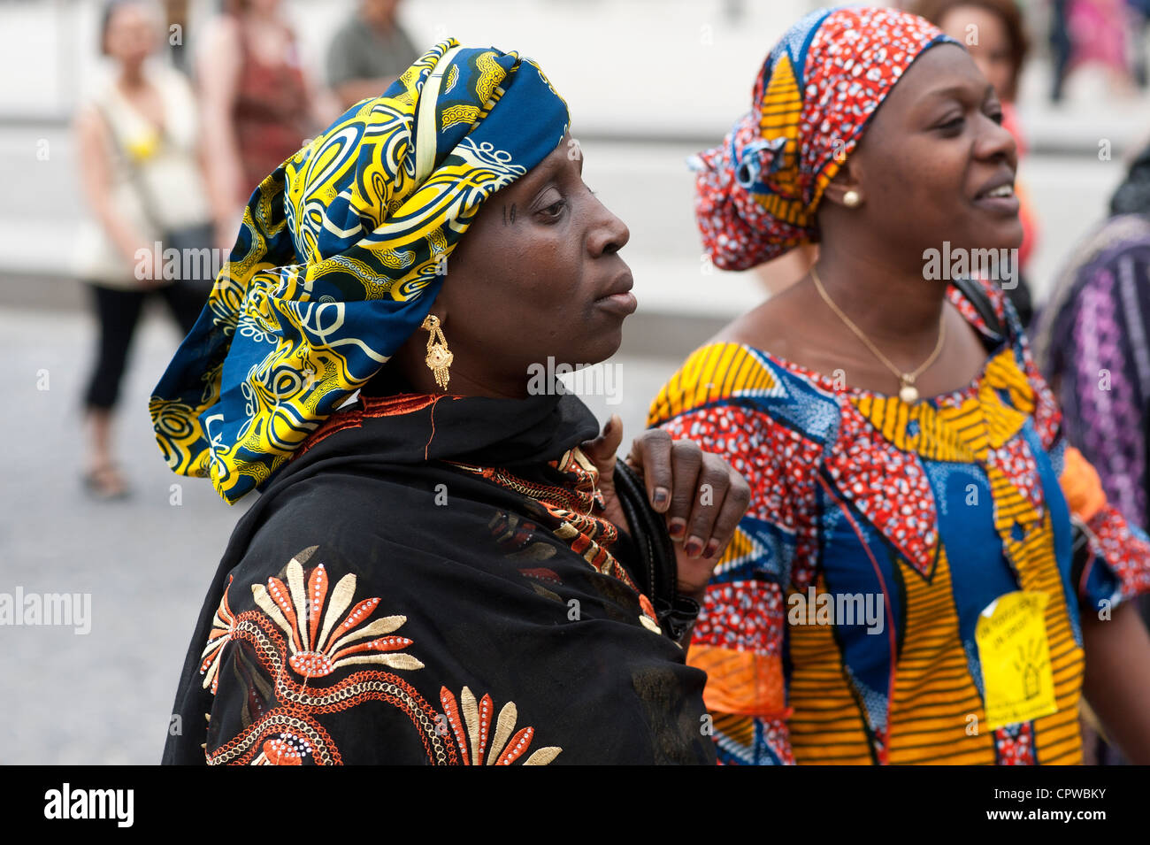 Africane Donne ParigiFrancia Abiti Tradizionali Foto Due Con tQrshd