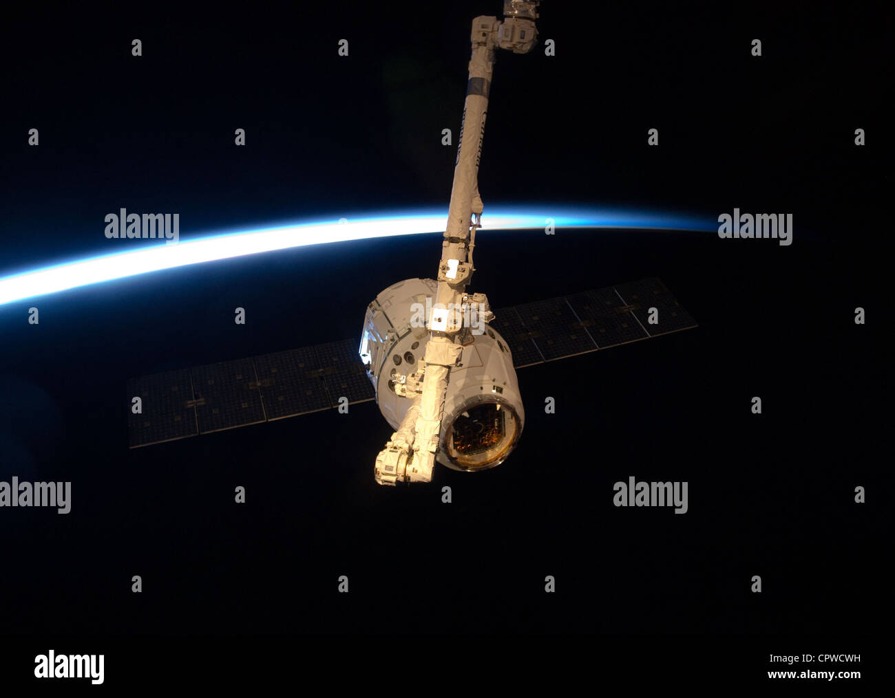 SpaceX Dragon commerciale cargo craft sul percorso verso la ISS Foto Stock