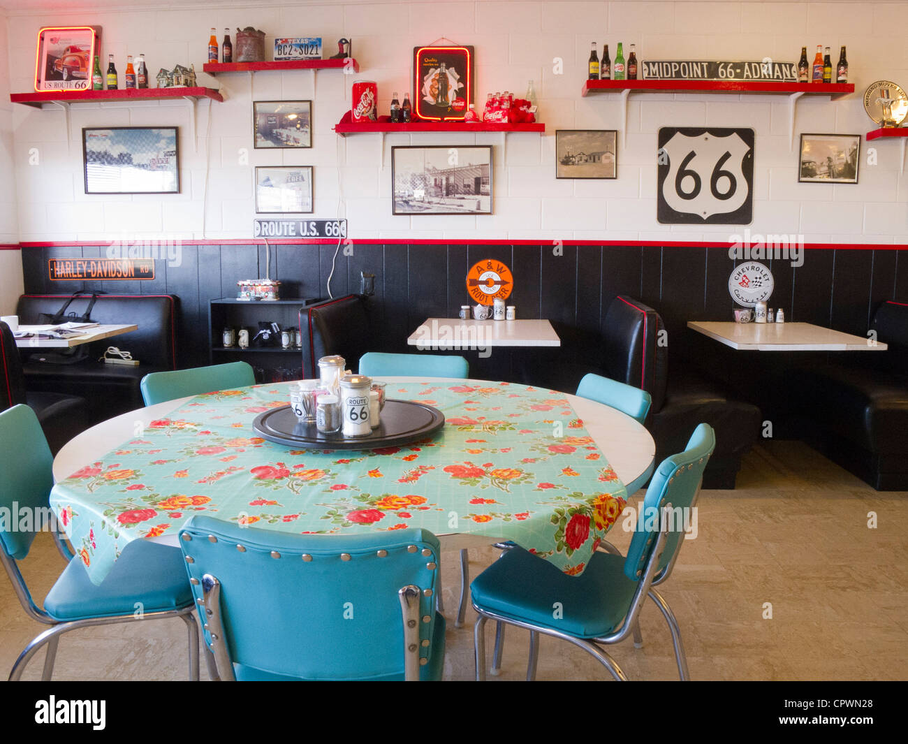 Interno del punto mediano Cafe, Adrian, Texas, sul percorso 66. Foto Stock