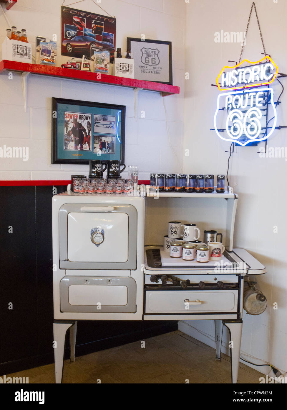 Interno del punto mediano Cafe, Adrian, Texas, sul percorso 66. Foto Stock