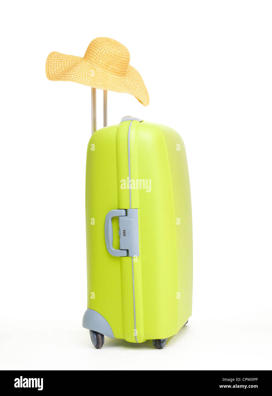 Andando in spiaggia. Valigia con estate cappello di paglia Foto Stock