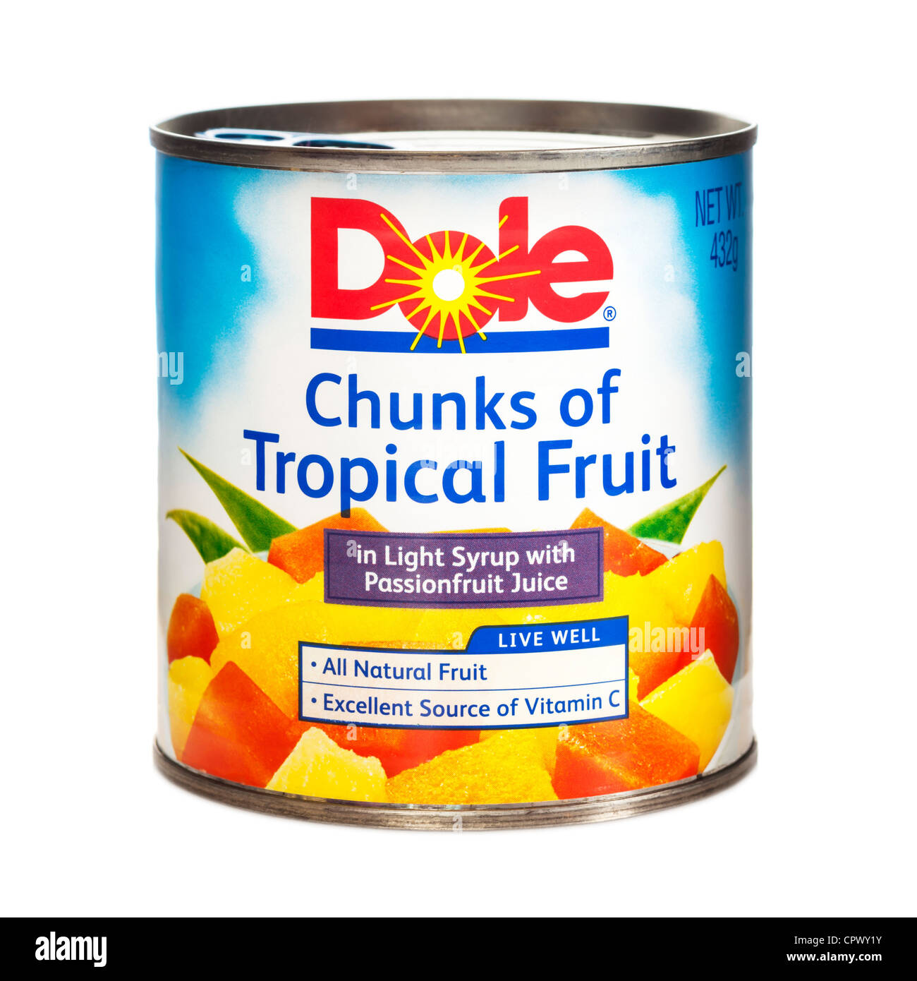 Possibile di Dole pezzetti di frutta tropicale in sciroppo leggero con succo di frutto della passione, isolato su bianco. Foto Stock