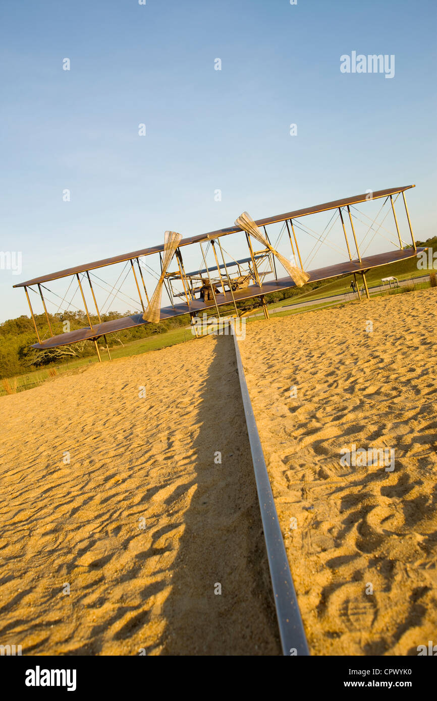 Primo volo scultura (©STEVEN H SMITH 2003) Wright Brothers National Memorial Kitty Hawk Outer Banks North Carolina USA Foto Stock