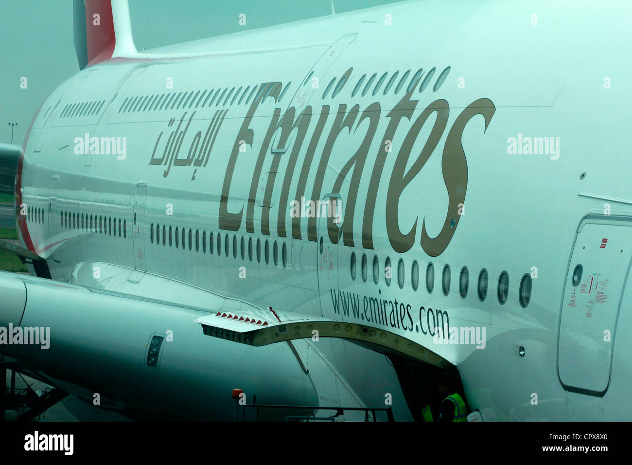 La Emirates Airbus A380 all'aeroporto di Heathrow Foto Stock