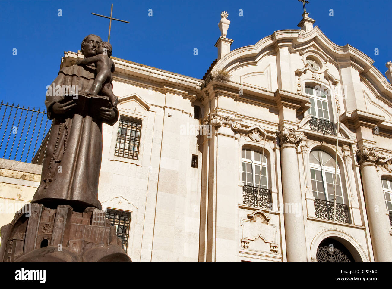 Il Portogallo, Lisbona, quartiere di Alfama, facciata di Santo Antonio da sé la Chiesa, Largo de Santo Antonio da sé Foto Stock