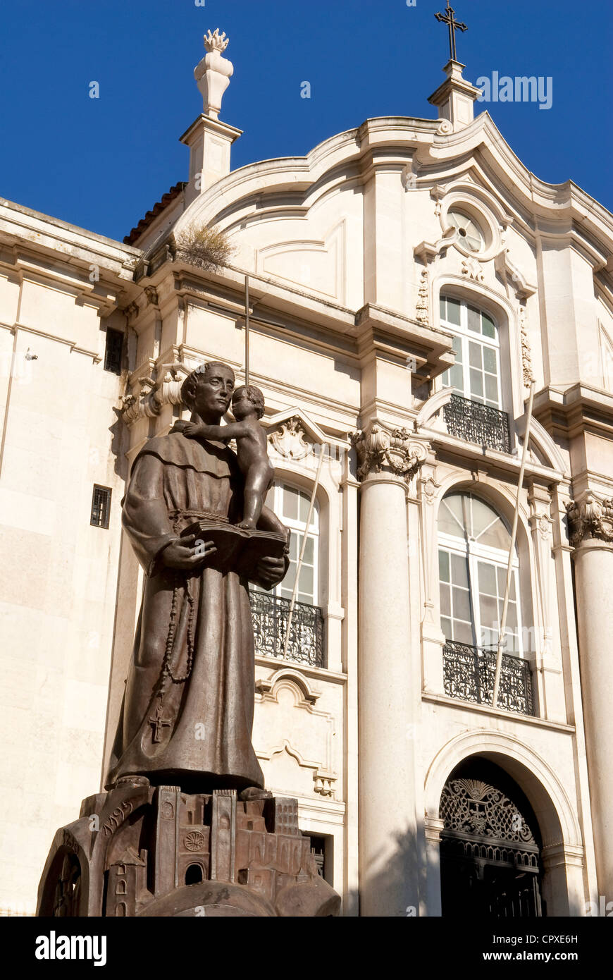 Il Portogallo, Lisbona, quartiere di Alfama, facciata di Santo Antonio da sé la Chiesa, Largo de Santo Antonio da sé Foto Stock
