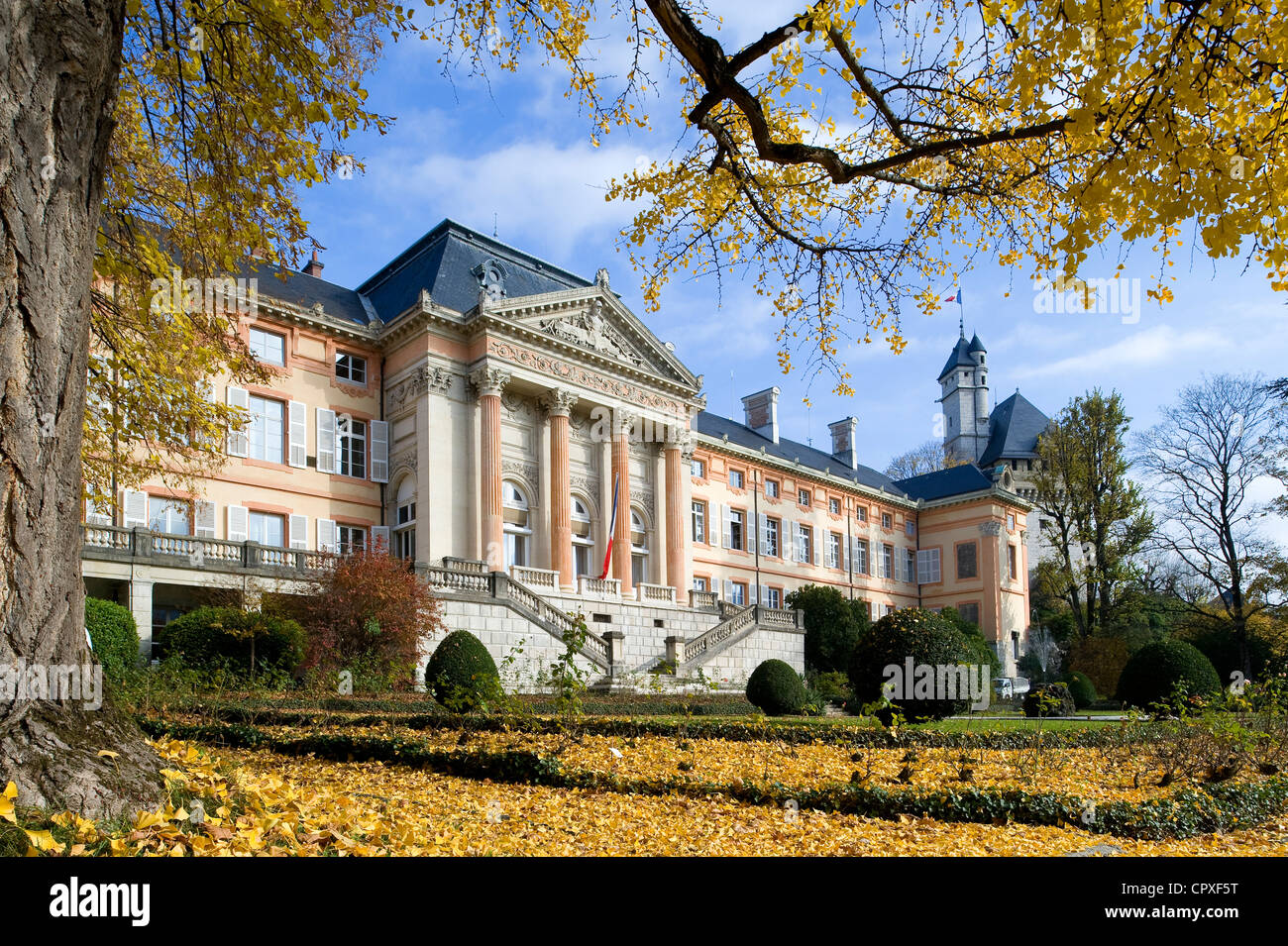 Francia, Savoie, Chambery, castello dei duchi di Savoia (Château des Ducs de Savoie) e la prefettura Foto Stock