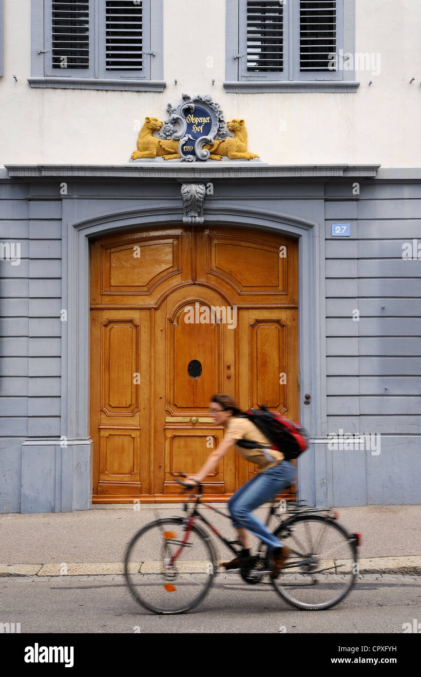 La Svizzera, Basilea, strada Rittergasse nella zona della cattedrale Foto Stock