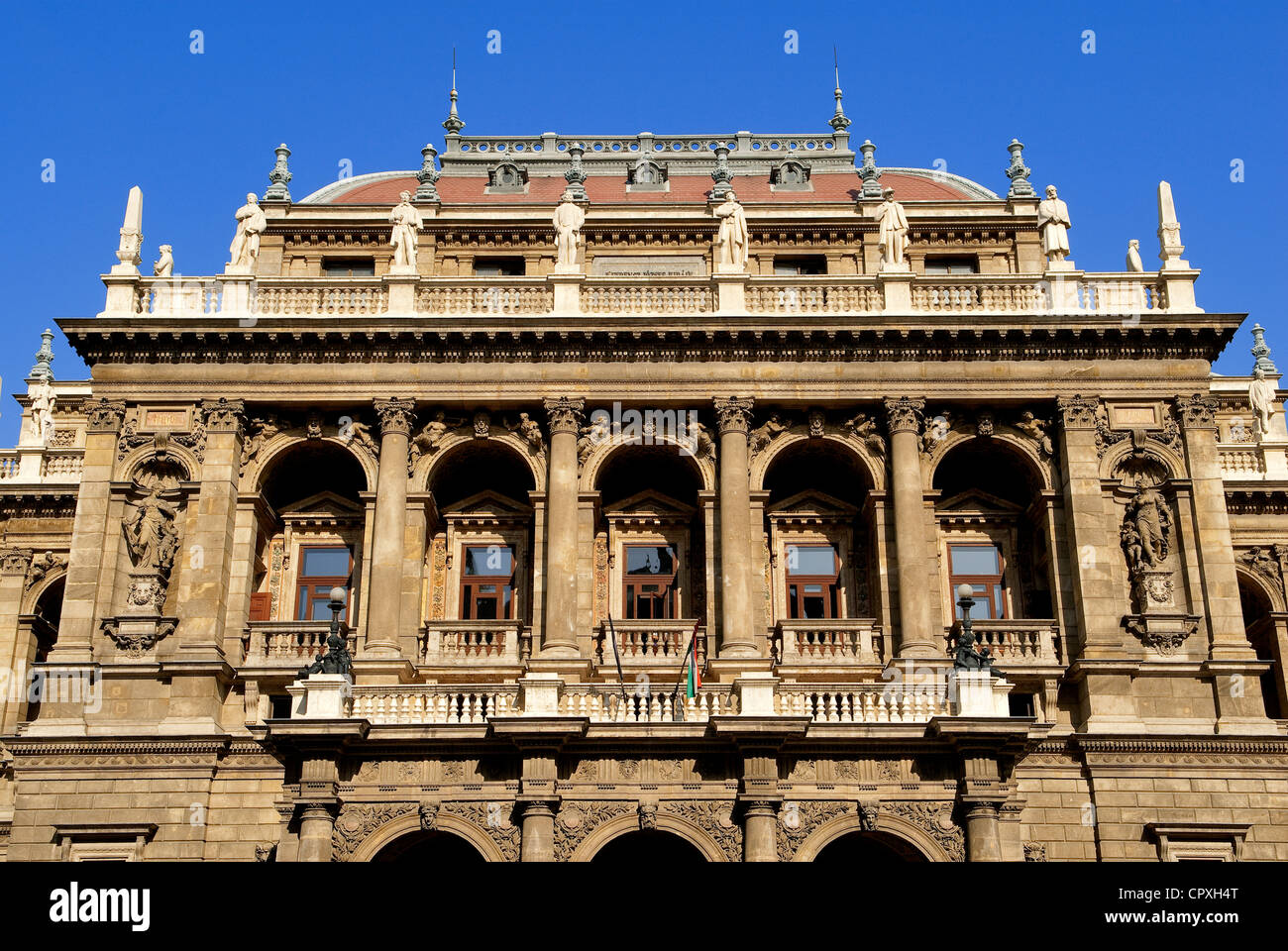 Ungheria Budapest facciata del Teatro dell'Opera Nazionale di Teatro,  costruito da Miklos Ybl su Andassy Avenue elencati come patrimonio mondiale  dall' UNESCO Foto stock - Alamy