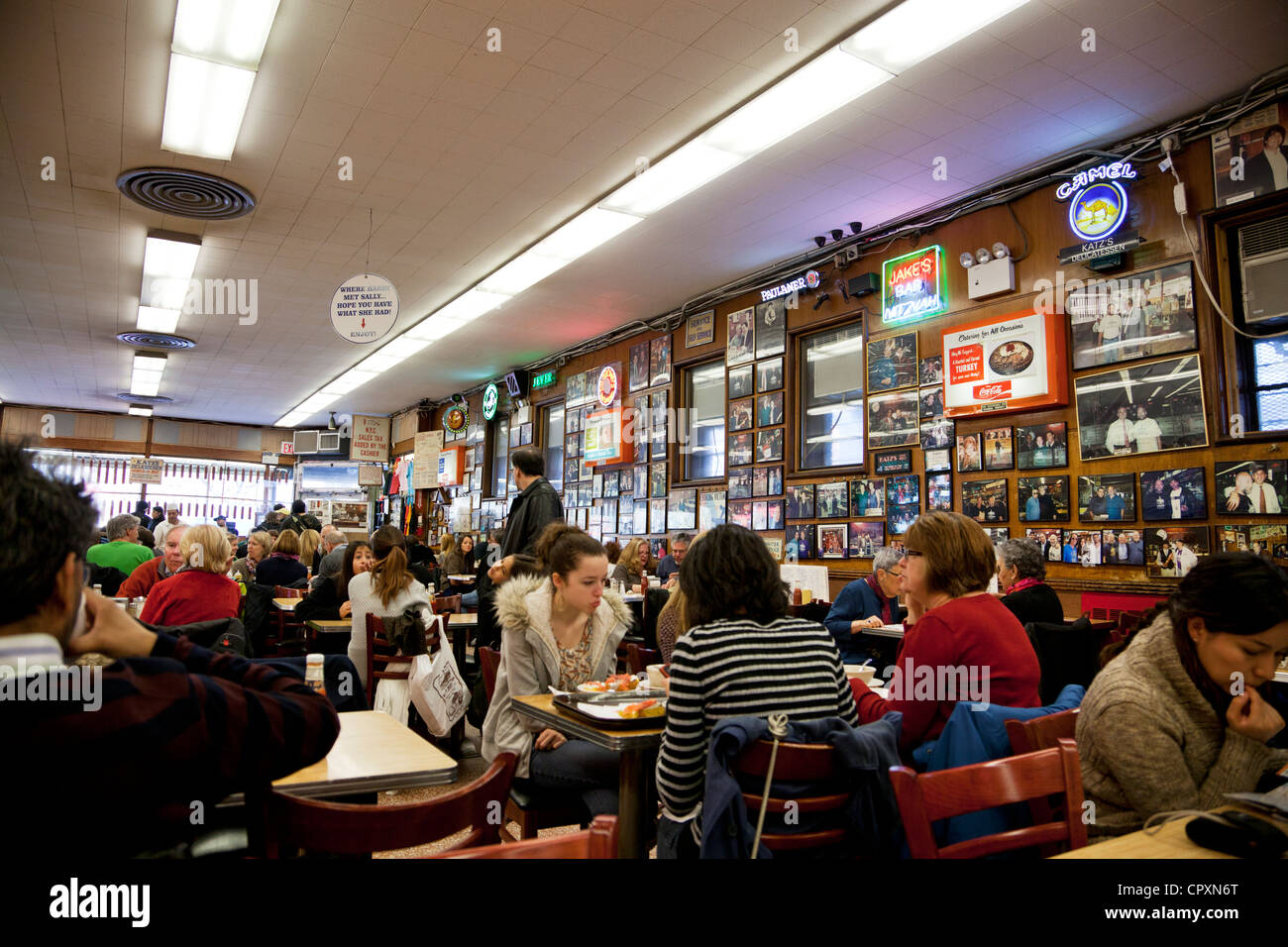Katz's deli in New York City. Reso famoso dal film HARRY TI PRESENTO SALLY Foto Stock